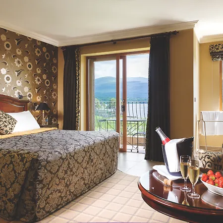 Hotel The 4*